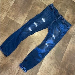 Distressed women’s wax jeans